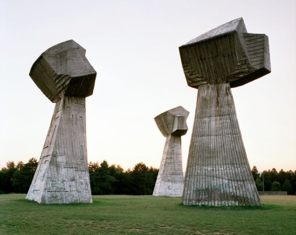 Spomenik_11_Ni_Jan_Kempenaers_2007_Archival_Inkjet_on_Paper.1
