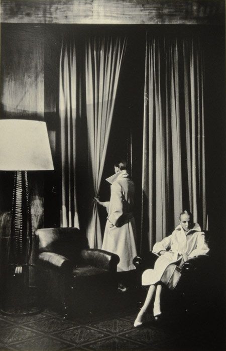 ©The Empty Quarter Gallery/ H. Newton, Two Women in Apartment in Paris, 1978