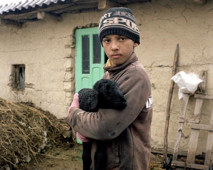 Paltinis, Romania 2014 Paltinis, a small village in the Vaslui region, is mainly populated by Gypsies. Here Chevron had planned to set up a shale gas well, before officially quit Romania due to “poor exploration results and prolonged protests by environmentalists”.