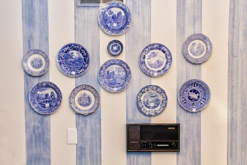 Morgan Stephenson - Grandma's Porcelain