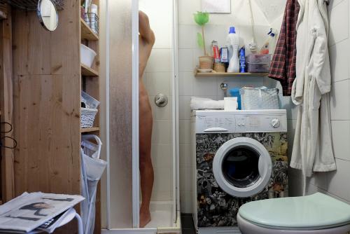 Paolo Bastia - Shower