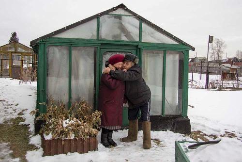 Polina Shubkina  - Love in front of the greenhouse