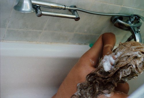 Tal Nachman - Dana's washing her hair, Neve Shikma, Rishon Le Zion, December 2013